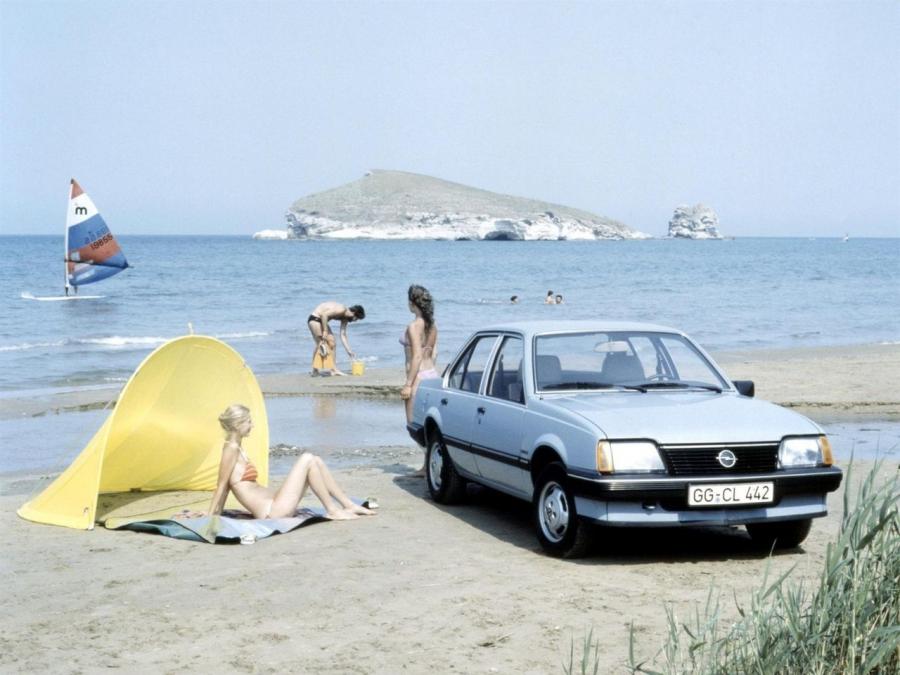  Opel Ascona 4-Door 1981 года  (фото 3 из 18)